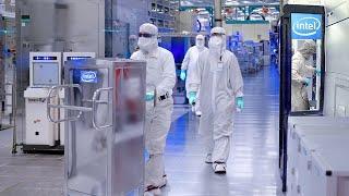 How Intel Produces its Most Advanced Chips in Futuristic Factories