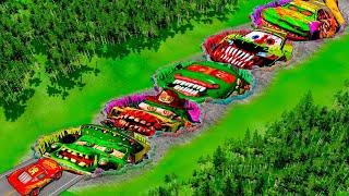 Mega pits with McQueen and Pixar Cars Vs Big & Small Lightning McQueen! BeamNG Drive Battle!