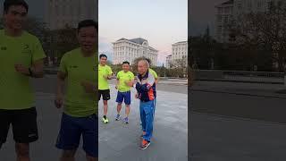 Thầy Bùi Lương tượng đài marathon việt nam chia sẻ kinh nghiệm chạy bộ tại Lai Châu