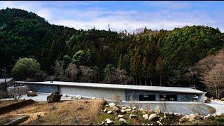 Длинный дом у реки, Тойота, Япония. Longhouse by the River, Toyota, Japan