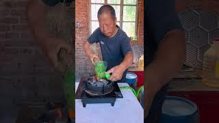 The process of making a broom handle with a plastic bottle