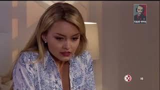 Angélique Boyer baise les pieds ( Angelique Boyer feet kiss)