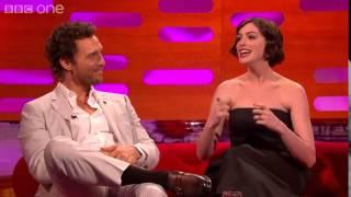 Alla Hathaway piace McConaughey - The Graham Norton Show [SUB ITA]