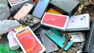 Rich man's trash, Found a lot of broken phones and restored them