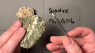 Mineral : Phyllosilicates - Serpentine