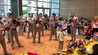 Mateo López con mariachi Azteca de America (Arboles de la barranca) mariachi kid