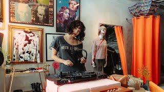 UK Garage & House mix in a thrift store | VIENE