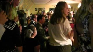 Tom Carradine & Champange Charlie At The Nags Head Sing A Long@Twinwood Festival 2016 pt1