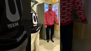 Приколько разыграл свою девушку на кухне - #Shorts от Корявый VLOG -  Денис Бубнов