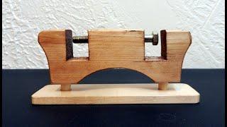 Screw in wood puzzle