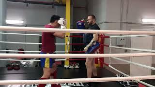 Thaiboxing. БУЛАТ (РОССИЯ) на Бауманской. Работа на падах с тренером