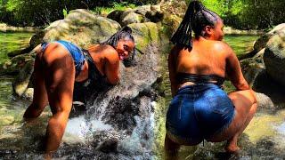 | How Jamaicans link up & have fun on the river |