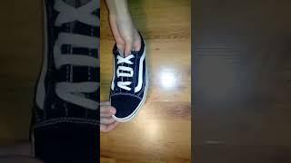 Как зашнуровать Vans с надписью "лох"?