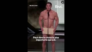 John Cena nu pour remettre l’Oscar des meilleurs costumes