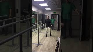 Протезы бедра с микропроцессорным управлением