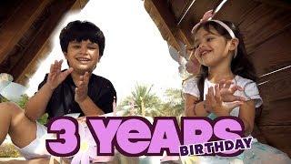 Feliz Aniversário no Parquinho Infantil! - Cantando Parabéns em Inglês Para Clara.