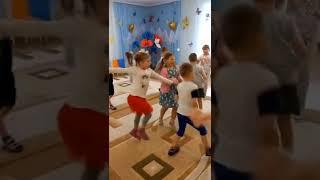 Белочка и грибы- сл и муз. Н.Сухой