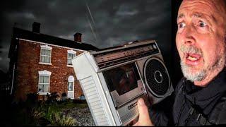 This scary ABANDONED house of the elderly made us jump in fear