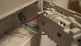 Danish Electrical outlets. How do they look inside?