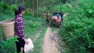 Ly Tu Linh was surprised to see that the car could drive itself to carry materials to the riverbank.