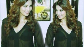 Bipasha Basu Sows Off CLEAVAGE in TRANSPARENT Top