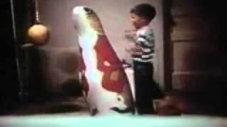 Bandura and the Bobo Doll experiment.flv