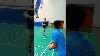  Axelsen: Netkill's Badminton Mastery!  Mosquitoes Beware!  #Shorts #axelsen #badminton