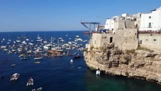 Polignano, Red Bull Cliff Diving: il tuffo che dà il primo posto a De Rose