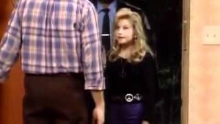 Married With Children: Kelly Is On Her Own