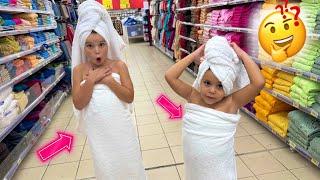 Amira et sa cousine se transforment en fausses mannequins dans un magasin 