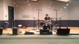 Miguel Angel Ortiz "Titi"grabando JIZZUSCHRIST en Musicians Institute (Los Angeles, California 2012)