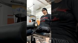 ANIKA RATT WORKOUT ON LEG CURL MACHINE IS ÜBER ALLES AND SO IS HER SHIRT!! Alexandria VA (Deutsch)