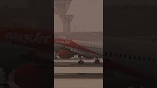 BUTTER Landing [Easyjet] - Landing in snow #shorts #msfs #aviation