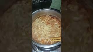 Baru kali ini nyobain masak mie korea super pedas napol mantapnya luar biasa#shorts#youtubeshorts