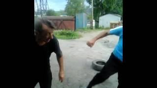 Нереальная драка алкашей. Настоящий mortal combat.