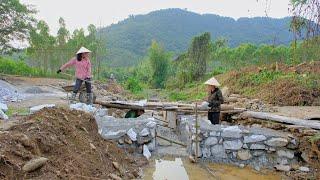 Together with HUE TUYEN QUANG Building a Bridge in the Middle of a Stream
