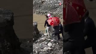 A Groom In Jammu & Kashmir's Ramban Had To Tread Over Rubble And Debris Left By Flash Flood | N18S