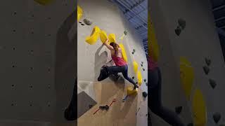 Climbing in Québec, Montréal, Allez Up Mile End (laybacking)