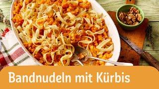 Butternut-Kürbis-Pasta: herbstliches Nudelgericht selber machen  | REWE Deine Küche