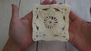 I spied on a French woman how she knits a grandmother's square with lace