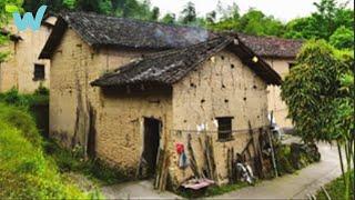 Too scared to live an old dilapidated house, a wife borrowed money to renovate a house.