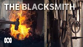 Learning the ropes of blacksmithing with a 77-year veteran | ABC Australia