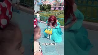 Flounder Meets Ariel At Disneyland! ️