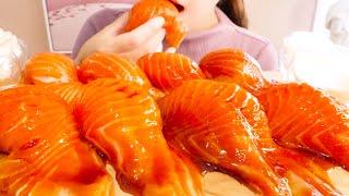 【咀嚼音】手掴み漬けサーモン寿司｜Salmon sushi Eating Sounds/ASMR/mukbang