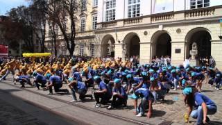 Dancing flashmob of live Ukrainian Flag, Ploshcha Rynok, Lviv, 8/23/2011