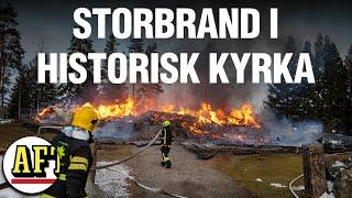 Träkyrka totalförstörd i brand under juldagen