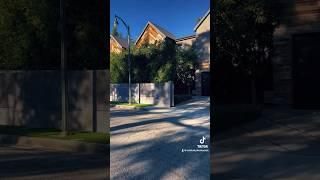#CelebrityHomes in Encino Part 2. #KellyClarkson #Zendaya #CelebrityFrontYards #DaveGrohl #Mansion