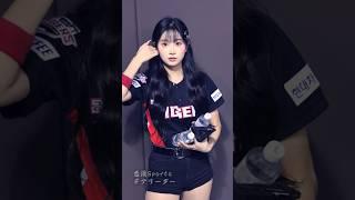KIA Tigers 李珠珢 이주은 她看過來了!!撥瀏海好仙 然後手上的水就掉了XD #치어리더 #台湾チアリーダー #応援歌 #cheerleader #台湾プロ野球 #起亞虎 #三振舞
