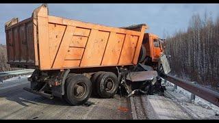 КамАЗ раздавил Chevrolet: два человека скончались в Забайкальском крае