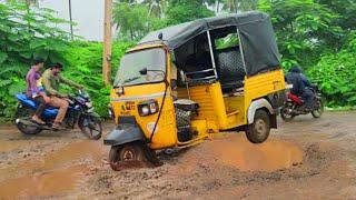 Autorickshaw 3 wheeler drive in potholes | Auto videos | Crazy Autowala